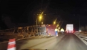 Έκλεισε η εθνική οδός Κορίνθου – Τριπόλεως μετά από ανατροπή νταλίκας