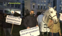 Διαμαρτυρία εργαζόμενων στον Ιππόδρομο: Κατέβηκαν με τα άλογα στο κέντρο της Αθήνας