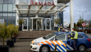 Ολλανδία: Συνελήφθη μέσα σε αεροσκάφος ζευγάρι που… απέδρασε από «ξενοδοχείο COVID» στο Άμστερνταμ