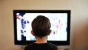 Νέα μελέτη δείχνει αυξημένο κίνδυνο αυτισμού για τα αγοράκια που βλέπουν πάνω από δύο ώρες τηλεόραση την ημέρα