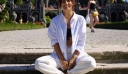 Η Τόνια Σωτηροπούλου σού δείχνει πώς να συνεχίσεις να φοράς το λευκό το φθινόπωρο