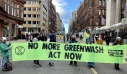 «Αρκετά με το μπλα μπλα»: Στους δρόμους της Γλασκώβης οι νέοι για το κλίμα