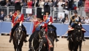 Βρετανία: Έφιππος ο βασιλιάς Κάρολος στη στρατιωτική παρέλαση για τα γενέθλιά του – Δείτε βίντεο, φωτογραφίες