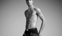 Ο τενίστας Carlos Alcaraz πρωταγωνιστής στη νέα καμπάνια της Calvin Klein