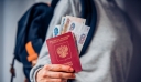 ΕΕ: Γερμανία και Γαλλία απορρίπτουν την επιβολή πλήρους απαγόρευσης στη χορήγηση θεωρήσεων διαβατηρίου σε Ρώσους