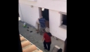 Κύπρος: Ηλικιωμένος χτυπάει βάναυσα αλλοδαπή γυναίκα – Δείτε βίντεο