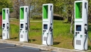 Το Κοινοβούλιο ζητά σταθμούς φόρτισης των ηλεκτρικών αυτοκινήτων κάθε 60 χλμ
