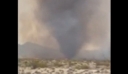 Πυρκαγιά στα σύνορα Καλιφόρνιας με Νεβάδα – Πύρινοι στρόβιλοι στην έρημο Μοχάβι (βίντεο)