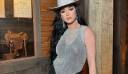 Η Katy Perry ντύθηκε "διαστημικός" cowboy και μόλις έκανε ίσως το χειρότερο look της καριέρας της