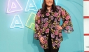 Το floral πουκάμισο της Δανάης Μπάρκα εγκαινιάζει την ανοιξιάτικη σεζόν-Όχι, τα prints δεν παχαίνουν