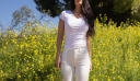 Μαρία Κορινθίου: Το λευκό είναι το αγαπημένο της χρώμα που κολακεύει τις γυναίκες με καμπύλες