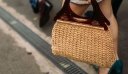 Straw bags:Φέτος οι ψάθινες τσάντες δεν θα φορεθούν μόνο στην παραλία αλλά και στα spring σύνολα σου