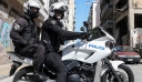 Αγρίνιο: Αστυνομικοί της Ομάδας ΔΙΑΣ «τσάκωσαν» τους άνδρες που πέταξαν στον δρόμο ναρκωτικά