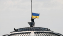 Η Ρωσία κλείνει τμήμα του εναέριου χώρου κοντά στα σύνορα και η Ουκρανία αεροδρόμια σε τρεις πόλεις