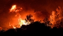 Ολονύχτια μάχη με τις φλόγες στην Ηλεία – Μαίνεται ανεξέλεγκτα η φωτιά, εκκενώθηκαν περιοχές