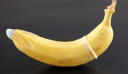 Άνδρας πήγε στο νοσοκομείο επειδή έφαγε μπανάνα… τυλιγμένη σε προφυλακτικό