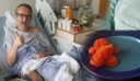 Ηνωμένο Βασίλειο: Έξαλλος vegan ακτιβιστής που έφαγε… νερόβραστα καρότα σε νοσοκομείο – Δείτε φωτογραφία