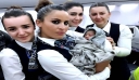 Μωρό που γεννήθηκε κατά τη διάρκεια πτήσης παίρνει από την αεροπορική εταιρεία δωρεάν εισιτήρια για μια ζωή