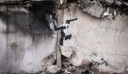 Πόλεμος στην Ουκρανία: Γκράφιτι του Μπάνκσι σε βομβαρδισμένο σπίτι στην Μποροντιάνκα – Δείτε φωτογραφίες