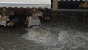 Κέρκυρα: Πλημμύρισαν οι δρόμοι στο κέντρο από τα βουλωμένα φρεάτια