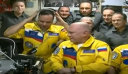 Ρώσοι κοσμοναύτες εμφανίστηκαν στο Διεθνή Διαστημικό Σταθμό ντυμένοι στα χρώματα της ουκρανικής σημαίας – Δείτε βίντεο