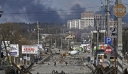 Πόλεμος στην Ουκρανία: Ηχούν πάλι οι σειρήνες στο Κίεβο – Ο Πούτιν βομβαρδίζει πόλεις για να «σπάσει» ο Ζελένσκι