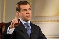 Το Κίεβο καταδικάζει την επίσκεψη του Μεντβέντεφ στη Κριμαία…