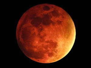 Δείτε το φαινόμενο «Ματωμένο φεγγάρι» που τράβηξε την προσοχή όλων 