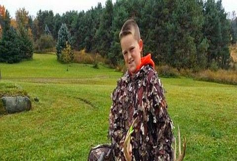 ΑΙΣΧΟΣ – Δείτε τι σπάνιο ζώο σκότωσε αυτός ο 11χρονος – Και τα τέρατα που έχει για γονείς ποζάρουν δίπλα του [pics]