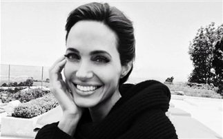 Η Angelina Jolie στο φακό του Mario Testino