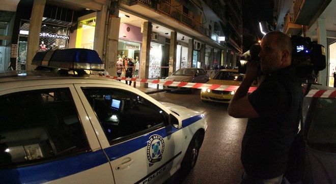 Ελληνικό – Πυροβολούσε αστυνομικούς από το μπαλκόνι του