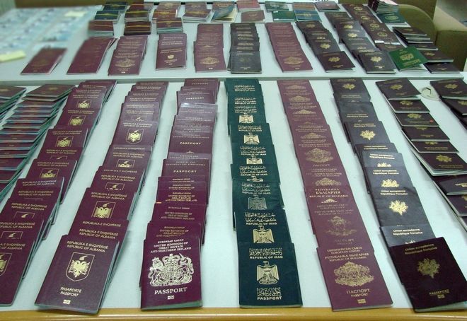 Έκλεβαν διαβατήρια από σπίτια-αυτοκίνητα-πεζούς και τα πουλούσαν σε παράνομους μετανάστες!