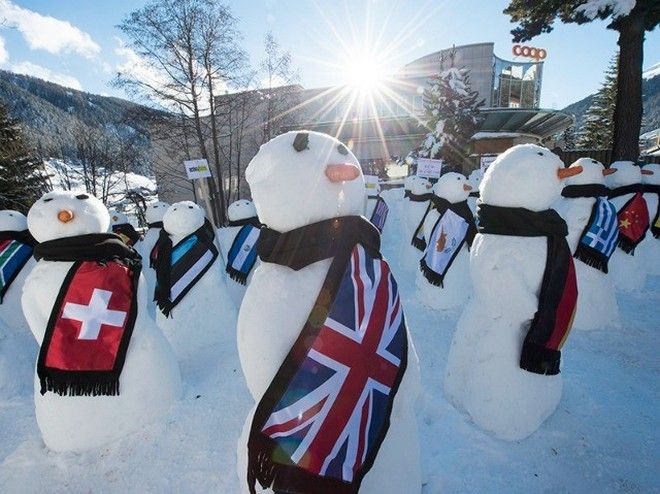Ακτιβιστές έφτιαξαν 193 χιονάνθρωπους για να διαμαρτυρηθούν για τη κλιματική αλλαγή