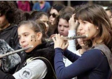 Δωρεά 1200 μουσικών οργάνων σε 43 σχολεία από το Ιδρυμα Σταύρος Νιάρχος