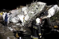 TransAsia: Αγνοούνται 12, νεκροί 31 ο τραγικός απολογισμός του αεροπορικού δυστυχήματος