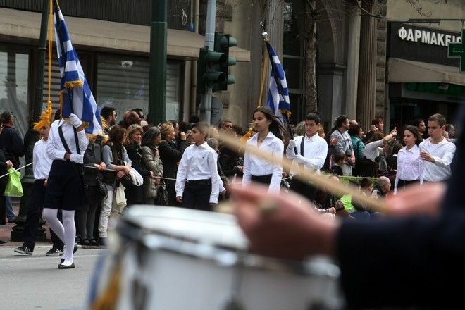 Εικόνες από τη μαθητική παρέλαση στην Αθήνα