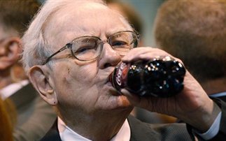 Γουόρεν Μπάφετ: Η αγαπημένη συνήθεια του 84χρονου είναι η Coca Cola!