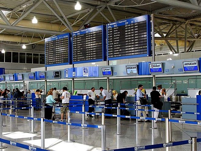 Ρευστό γιοκ, αλλά έχουμε τουρίστες: Αεροδρόμιο της χρονιάς ο “Ελευθέριος Βενιζέλος” με 30 εκατ. επιβάτες