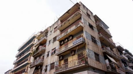 Ανέβηκε στην ταράτσα κτιρίου στην οδό Μαιζώνος και απειλούσε να πέσει στο κενό – Αχαΐα