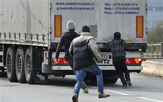 Στοιβαγμένοι στην καρότσα φορτηγού εντοπίστηκαν 22 Σύροι μετανάστες