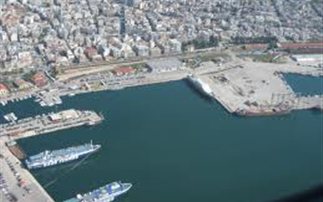 Στα κάγκελα οι εργαζόμενοι στο λιμάνι Θεσσαλονίκης