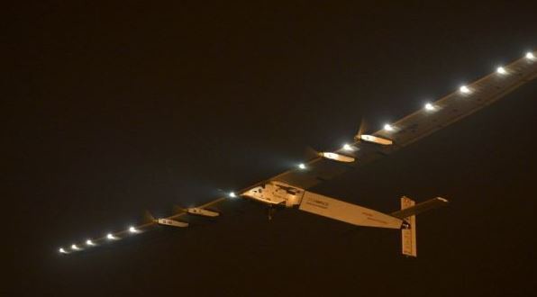 Άρχισε  τον αεροναυτικό του άθλο – Solar Impulse