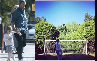 Ο Μπέκαμ μαθαίνει μπάλα στην κόρη του (photos)