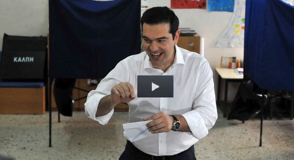 Η Δημοκρατία κερδίζει το φόβο και τους εκβιασμούς (βίντεο) – Ψήφισε ο Τσίπρας