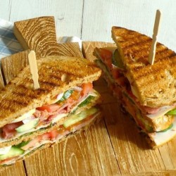 Club Sandwich μόνο με 300 θερμίδες