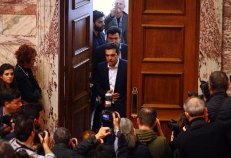 Ο Τσίπρας ζητά εξουσιοδότηση – Αναβρασμός σε ΣΥΡΙΖΑ – ΑΝΕΛ