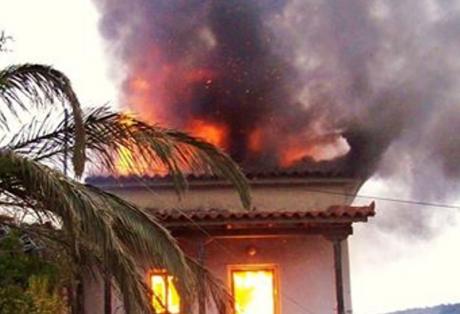40 σπίτια κάηκαν στη Λακωνία