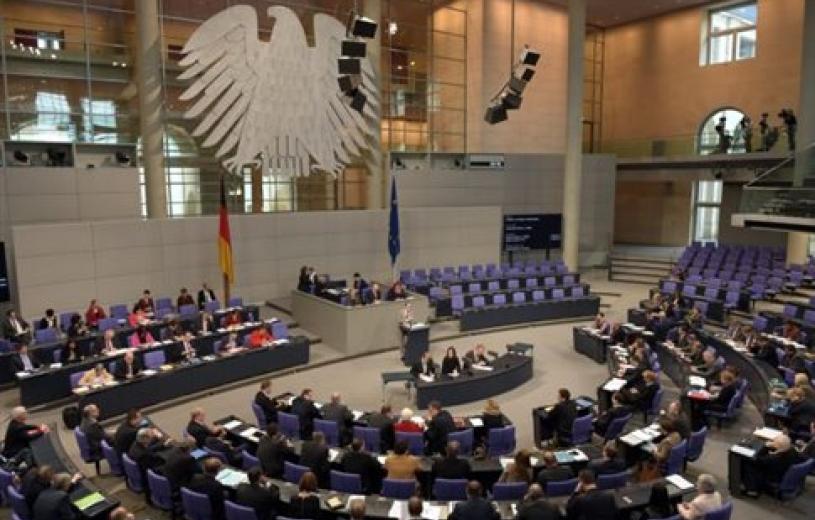 LIVE: Η συνεδρίαση στην Bundestag για το ελληνικό πρόγραμμα