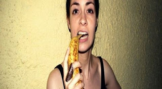 ΑΠΙΣΤΕΥΤΟ – Έτρωγε μόνο μπανάνες για 12 ημέρες!! Το αποτέλεσμα θα σας σοκάρει… [βίντεο]