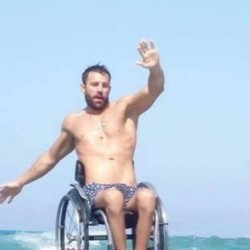 Αντώνης Τσαπατάκης –  Ο παραολυμπιονίκης που δάμασε τα κύματα (φωτό)